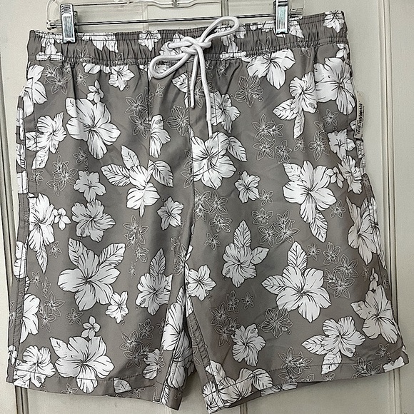 Amazon Essentials Men's 9" Quick-Dry Swim Trunk NWT - Picture 2 of 6